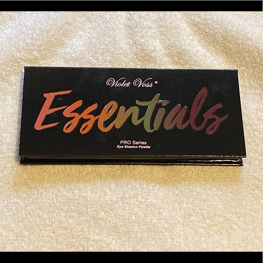 Violet Voss Essentials Eyeshadow Pallete